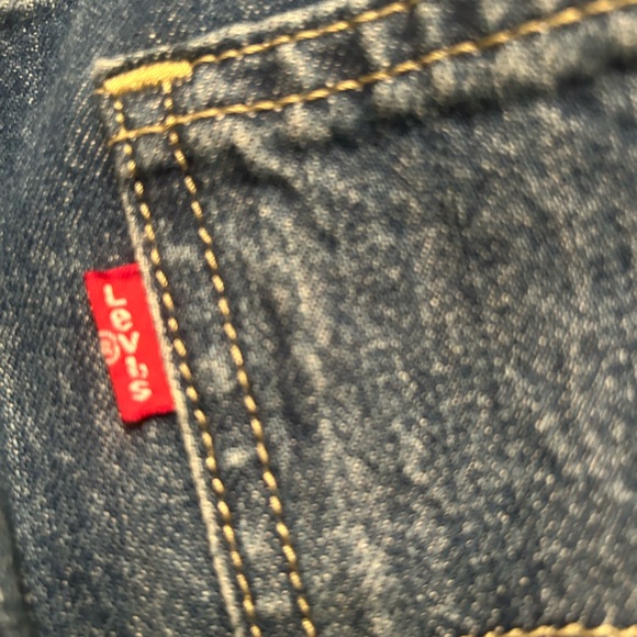 Woman’s Levi’s Low Pro Straight Jeans size 31 - Picture 8 of 9